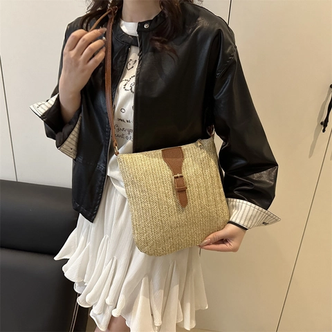 Women Minimalist Straw Woven Tote Bag Contrast Color Summer Vacation Shoulder Crossbody Bag Casual Beach Woven Purse Handbag