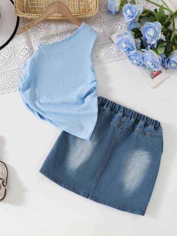 Completo Estivo da Ragazza Con Top in Seersucker a Spalla Scoperta e Gonna di Denim Con Fiocco in Cotone Traspirante