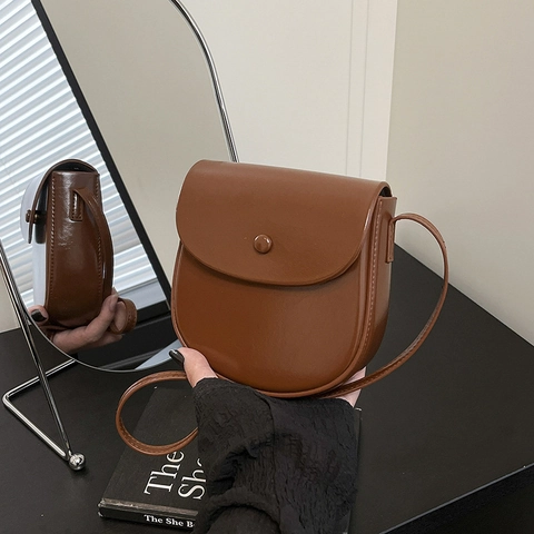 Solid Color Crossbody Saddle Bag For Women Retro PU Leather Adjustable Shoulder Bag Minimalist Daily Commuting Purse