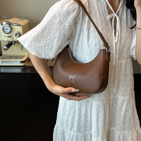 French Style PU Leather Half Moon Underarm Bag For Women Elegant Metal Bowknot Shoulder Bag Solid Color Casual Handbag