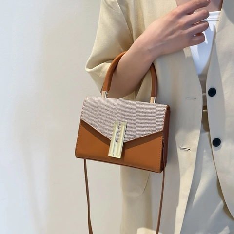 Γυναικεία Trendy PU Leather Patchwork Τσάντα Χιαστί Μόδα Υφαντό Καπάκι Τσάντα Χειρός Με Χρυσό Μεταλλικό Κλείδωμα Casual Τσάντα