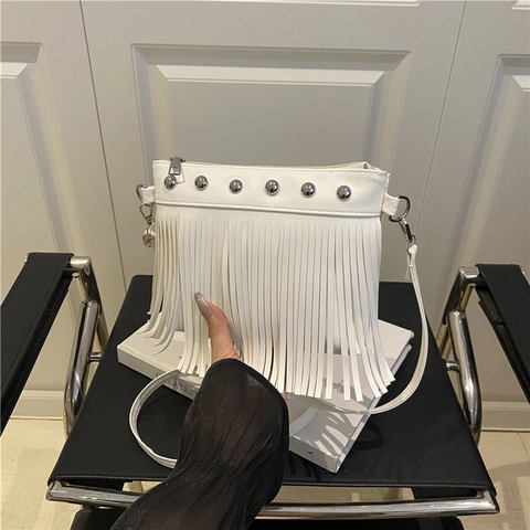 Bohemian Tassel Fringe Crossbody Bag For Women Studded PU Leather Shoulder Bag Urban Chic Daily Tassel Tote Handbag Purse