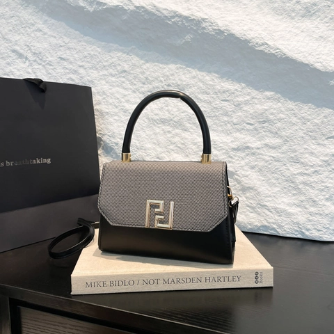 Women Fashion PU Leather Crossbody Bag Splicing Woven Texture Shoulder Bag With Metal Chain Buckle Daily Small Square Bag