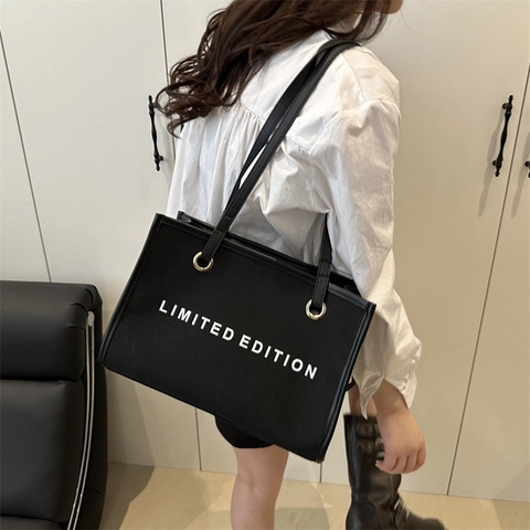 Damen Große Kapazität Segeltuch Tragetasche Limited Edition Buchstabendruck Schultertasche Streetwear Casual College Student Handtasche