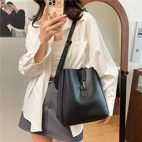 Bolso de Cubo de Cuero PU Vintage para Mujer Gran Capacidad Bolso de Hombro Cruzado Con Cierre de Gancho Dorado Diseño de Nicho Color Sólido