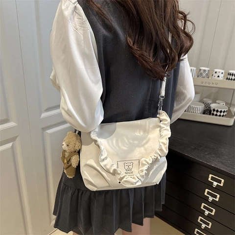 Damen Mode PU Leder Umhängetasche Mit Cartoon Bär Druck Plissierter Schultergurt Süße Kleine Quadratische Schultertasche Handtasche
