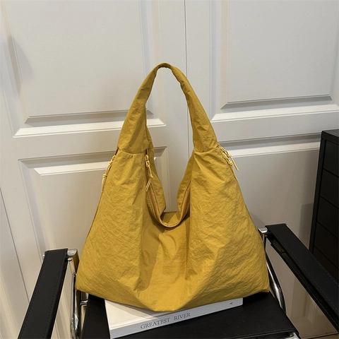 Dames Grote Capaciteit Nylon Tote Tas Minimalistisch Gekreukte Textuur Schoudertas Hobo Tas Lichtgewicht Rits Woon-werkverkeer Handtas