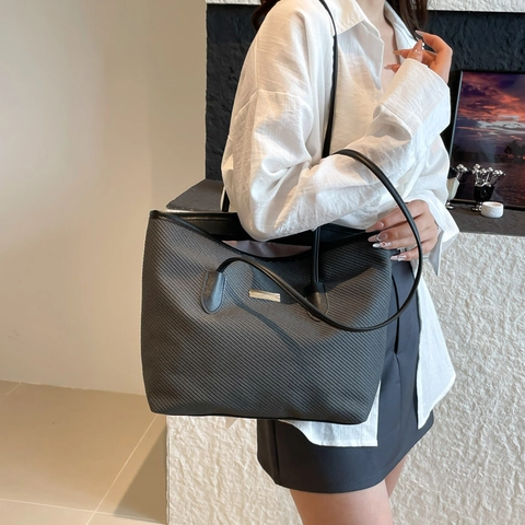 Large Capacity Tote Bag For Women Minimalist Woven Texture PU Leather Shoulder Bag Retro Office Commuting Handbag