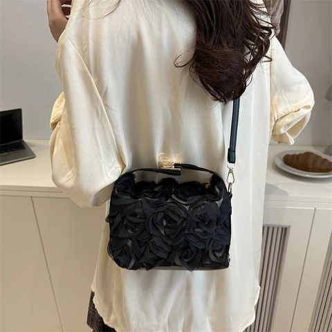 Elegante Bolso Bandolera de Flores 3D para Mujer Bolso de Mano de Noche Rosa de Malla Bolso de Hombro de Fiesta a la Moda con Correa Ajustable