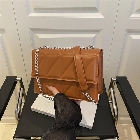 Borsa a Tracolla da Donna a Catena Trapuntata a Triangolo Geometrico Borsa a Tracolla Piccola Quadrata in Pelle PU