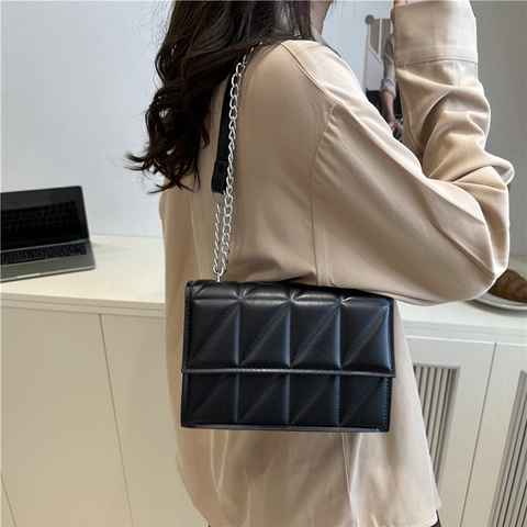 Borsa a Tracolla da Donna a Catena Trapuntata a Triangolo Geometrico Borsa a Tracolla Piccola Quadrata in Pelle PU