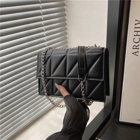 Vintage Triangle Quilted Crossbody Bag For Women Fashion PU Leather Silver Chain Shoulder Bag Small Square Flip Top Purse