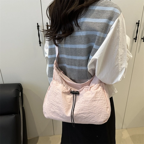 Borsa a Tracolla in Nylon Plissettato da Donna Grande Capacità Leggera Coulisse Borsa a Spalla Con Mini Taschino Rotondo Per Casual Quotidiano Viaggi