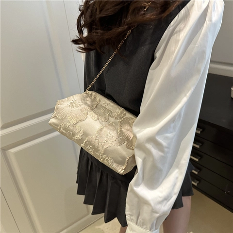 Borsa a Secchiello Vintage Con Ricamo Floreale per Donna Nuovo Stile Cinese Elegante Texture in Satin Catena Tracolla Borsa da Banchetto