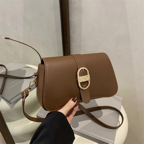 Bolso Baguette de Cuero PU Vintage para Mujer Estilo Francés Hebilla de Metal Dorado Bolso Bandolera Casual con Solapa