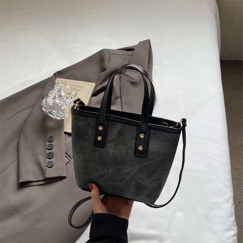 Women Vintage Denim Canvas Bucket Bag Niche Design Rivet Handbag Small Crossbody Shoulder Bag Retro Patchwork Commuter Tote Bag