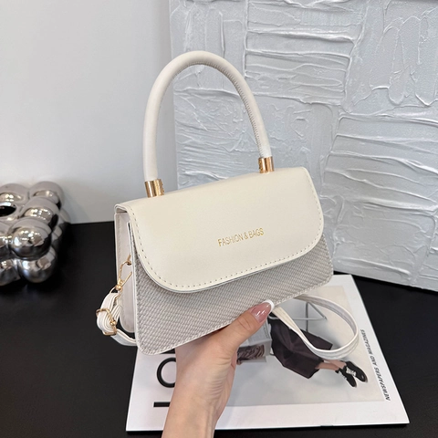 Elegant Women PU Leather Crossbody Bag Fashion Woven Patchwork Flap Shoulder Bag For Daily Commuting Stylish Handbag