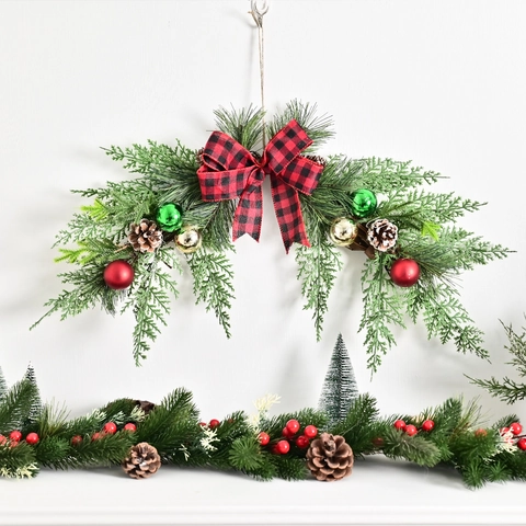 Decorazione Natalizia di Pino Artificiale Con Fiocco a Quadri Pigne Ornamenti Per Porta D'ingresso Parete Festa Festiva Casa