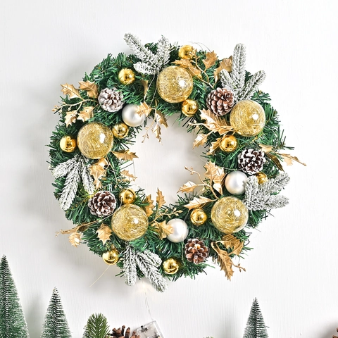 Ghirlanda di Natale Nordica in Aghi di Pino Artificiali Con Pigne Naturali Palline Oro Argento Luci LED Decorazione Porta