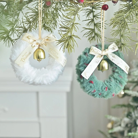 Couronne de Noël en Peluche Ornement Cloche Dorée Nœud Merry Christmas Imprimé Renne Décoration Suspendue pour Sapin Porte Murale