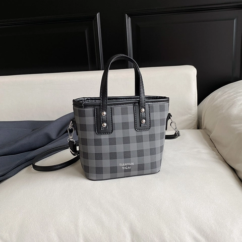 Bolso Cubo de Cuero PU de Moda Con Patrón de Tablero Para Mujer Bolso de Hombro Cruzado Trendy Con Correa Ajustable Versátil Diario