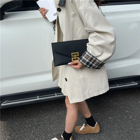 Fashion Women Envelope Clutch Bag PU Leather Geometric Metal Buckle Evening Party Handbag Street Trend Square Purse Gold Silver Black White