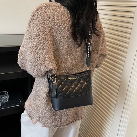 Fashion Quilted Rhombic PU Leather Crossbody Bag For Women Small Square Shoulder Bag Wide Strap Elegant Daily Urban Bag