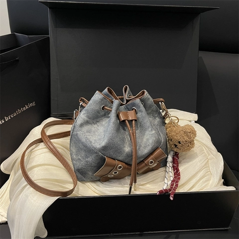 Sac Seau en Denim Lavé Vintage pour Femmes Mode Patchwork en Cuir Synthétique Sac Bandoulière à Cordon Style de Rue Petit Sac
