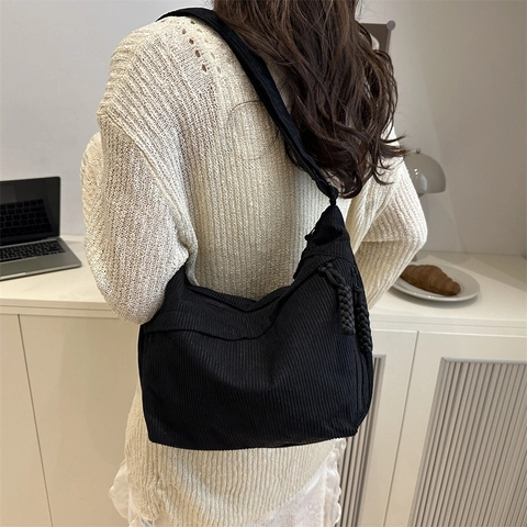 Borsa a Tracolla in Velluto a Coste Vintage da Donna Grande Capacità Borsa Dumpling Con Tireffo Intrecciato Casual Quotidiana