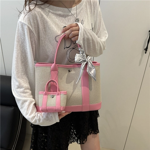 Bolso Tote de Lona Empalme de Moda para Mujer Gran Capacidad Bolso de Mano Bloque de Color Con Mini Amuleto y Bufanda Decorativa