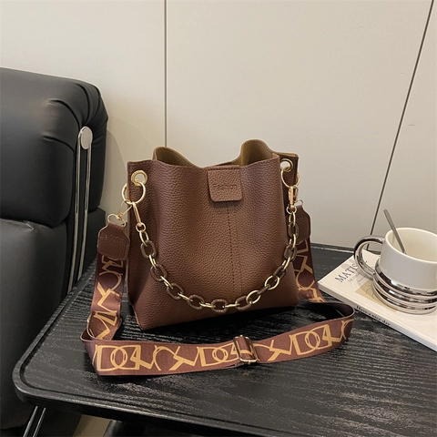 Damen Litschimuster PU Leder Beuteltasche Mit Kette Und Breitem Stoffschultergurt Mode Umhängetasche Für Den Täglichen Gebrauch
