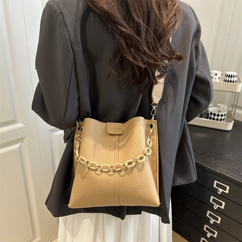 Damen Litschimuster PU Leder Beuteltasche Mit Kette Und Breitem Stoffschultergurt Mode Umhängetasche Für Den Täglichen Gebrauch