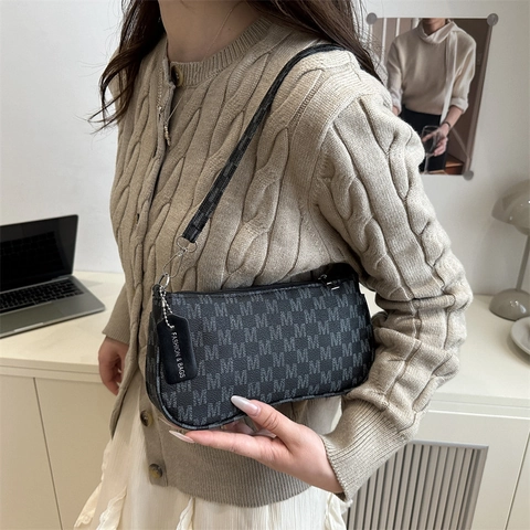 Borsa Sottobraccio in Pelle PU Con Stampa Lettera M Monogramma Vintage Borsa Mezzaluna a Spalla Con Cerniera Donna