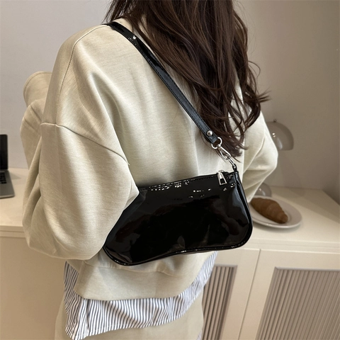 Damen Lackleder Baguette Tasche Glänzende PU Unterarm Schultertasche Vintage Minimalistisch Kleine Handtasche Für Den Alltag
