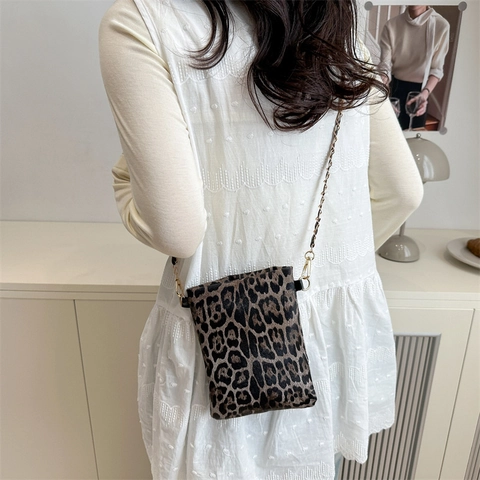 Damen Mode Kunstleder Leopard Muster Mini Umhängetasche Handytasche Mit Goldener Kette Kleine Quadratische Tasche