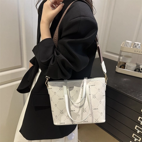 Bolso Tote LNBOE Vintage con Estampado de Monograma para Mujer Cuero PU Bolso de Mano de Gran Capacidad con Correa de Hombro Tejida Ancha Bolso de Viaje