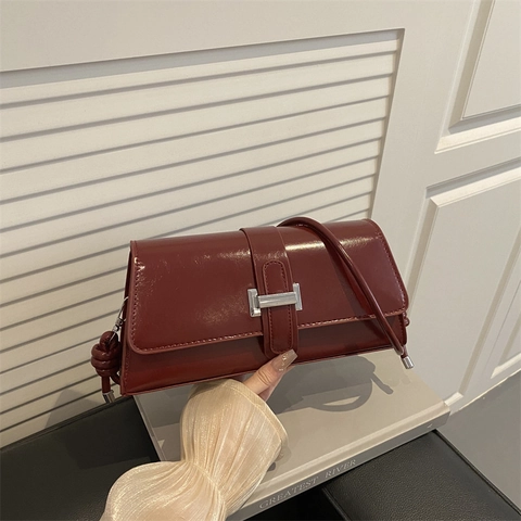 French Retro PU Leather Underarm Bag For Women Vintage Minimalist Shoulder Bag With H-Shaped Metal Buckle Commuter Crossbody Bag