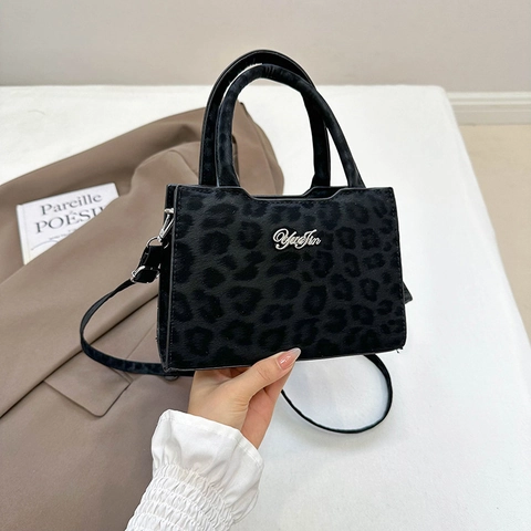 Vintage Leopard Print PU Leather Crossbody Bag For Women Fashion Leopard Pattern Handbag With Top Handle Metal Logo