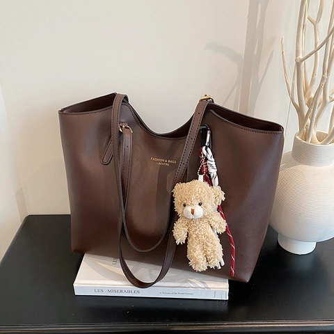 Large Capacity PU Leather Tote Bag For Women Stylish Solid Color Commuter Shoulder Bag With Cute Bear Charm Fashion Handbag