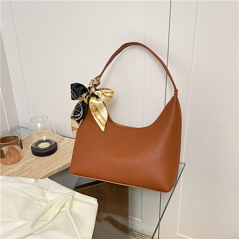 Damen PU-Leder Halbmond Hobo Tasche Mit Dekorativem Satinschal Litschi-Muster Mode Unterarm Umhängetasche Für Das Pendeln