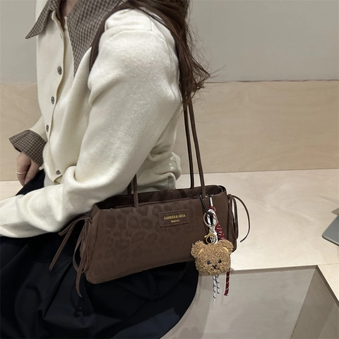 Klassische Schultertasche Mit Leopardenmuster Für Damen Große Kapazität Shopper Mit Plüschbär Pendler Unterachseltasche