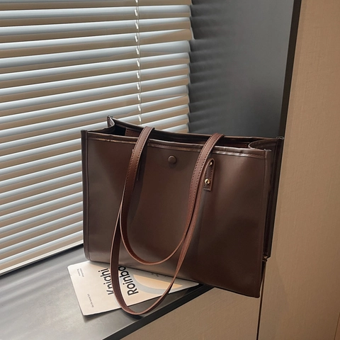 Women Large Capacity PU Leather Tote Bag Fashion Solid Color Commuter Shoulder Bag With Topstitching And Gold Rivets Handbag