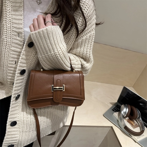 Women Chic Quilted PU Leather Crossbody Bag Fashion H Metal Buckle Small Square Shoulder Bag For Daily Daily Matching