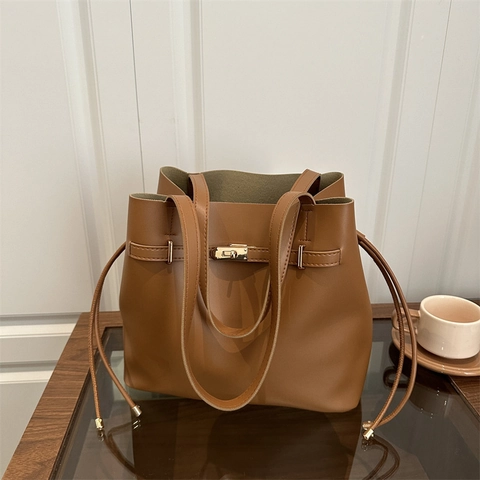 Bolso de Cubo de Cuero de PU Minimalista de Color Sólido para Mujer Bolso de Hombro de Gran Capacidad Tendencia de Calle