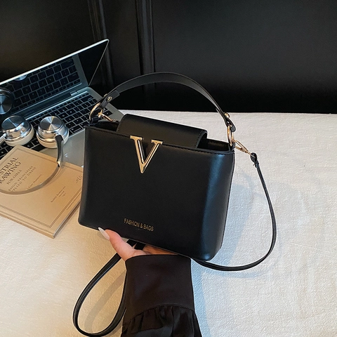 Bolso de Mano Cuadrado de Moda para Mujer en Cuero PU Bolso Bandolera Simple Versátil Con Decoración de Metal Color Sólido