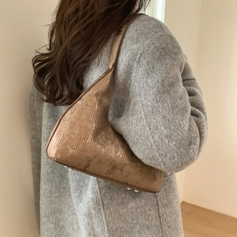 Minimalist Women Underarm Bag Retro Pleated Texture PU Leather Metallic Color Hobo Shoulder Bag For Daily Commuting Handbag