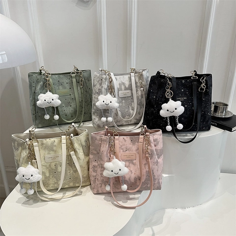 Moda Bolso de Hombro de Gran Capacidad Patrón de Estrella y Luna Estampado Bolso Tote para Mujer Urbano Simple Casual Viaje Diario Bolso de Axila Con Cadena de Metal Colgante de Nube