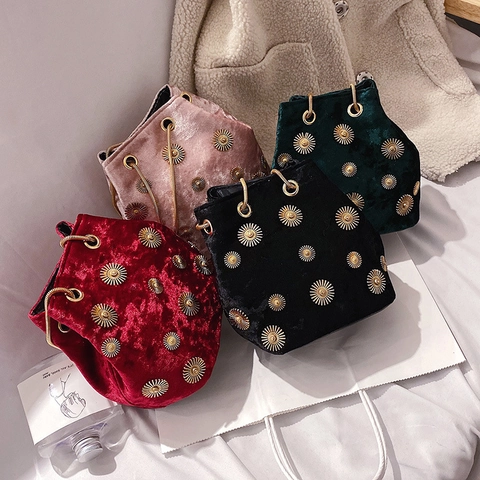 Borsa a Secchiello in Velluto Vintage da Donna con Rivetti in Metallo a Girasole Decorazione a Catena Borsa a Tracolla