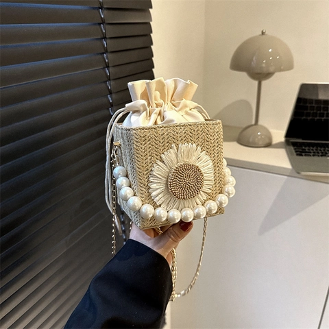 Bolso Cubo de Paja Tejido a Mano para Mujer Con Decoración de Girasol Grande y Asa de Perla Artificial Bolso de Hombro de Playa de Verano para Vacaciones