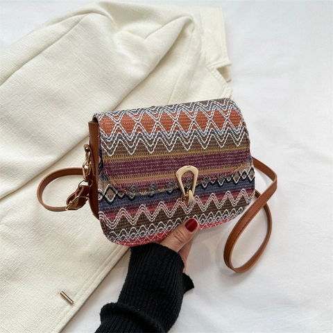 Borsa a Tracolla da Donna Intrecciata Etnica Bohemian Retrò con Motivo a Zigzag Chiusura in Metallo Cinturino in PU